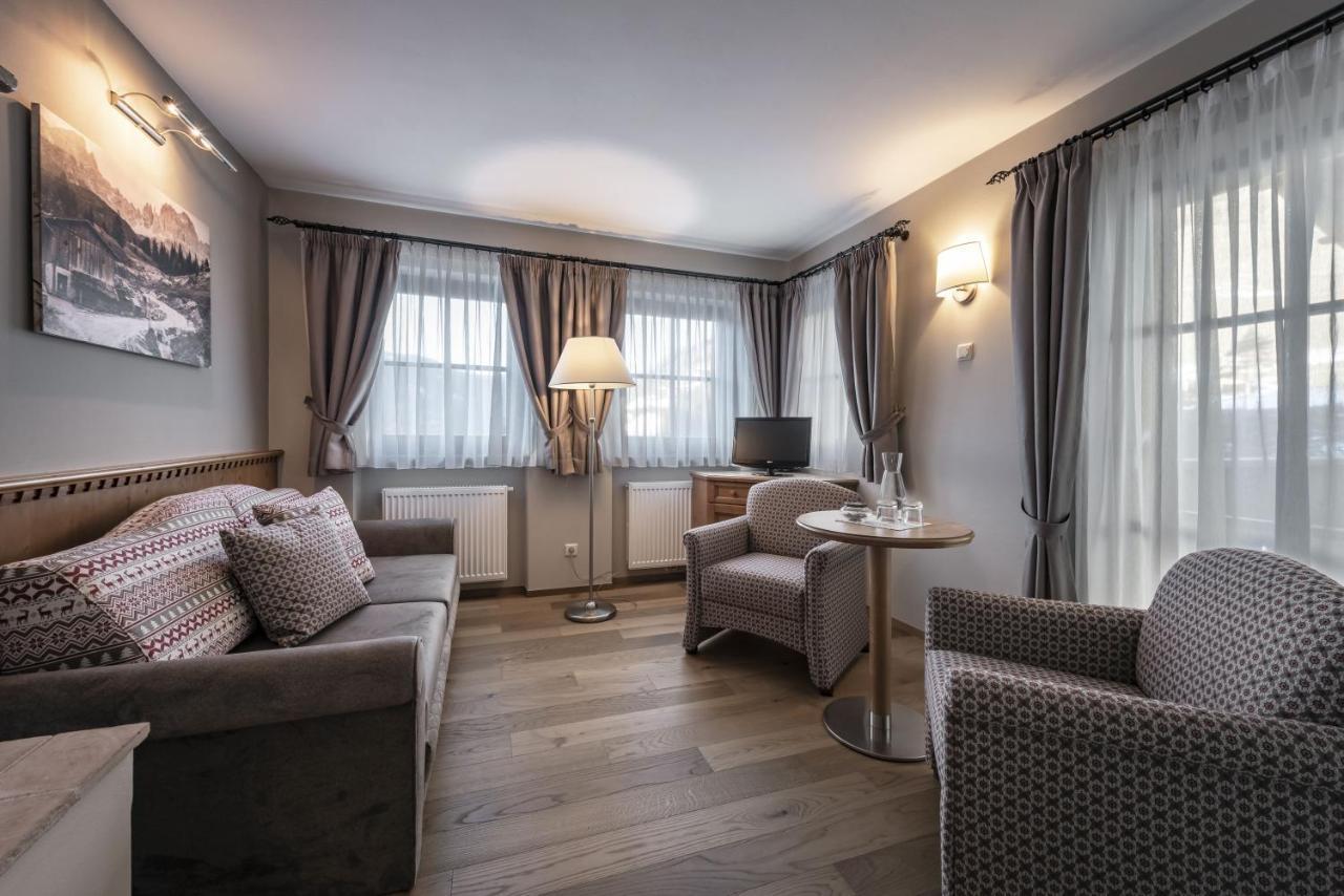 Hotel Dosses Тирес Экстерьер фото