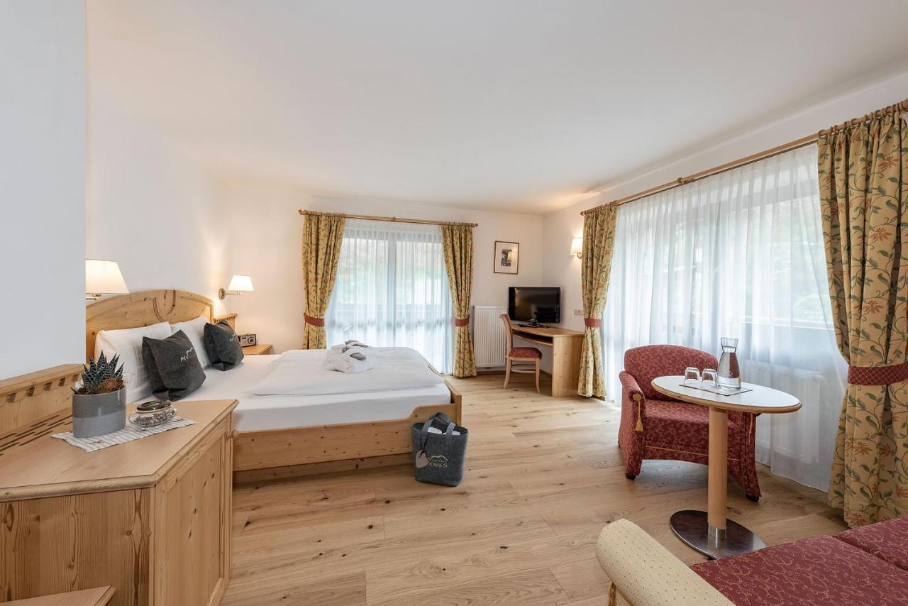 Hotel Dosses Тирес Экстерьер фото
