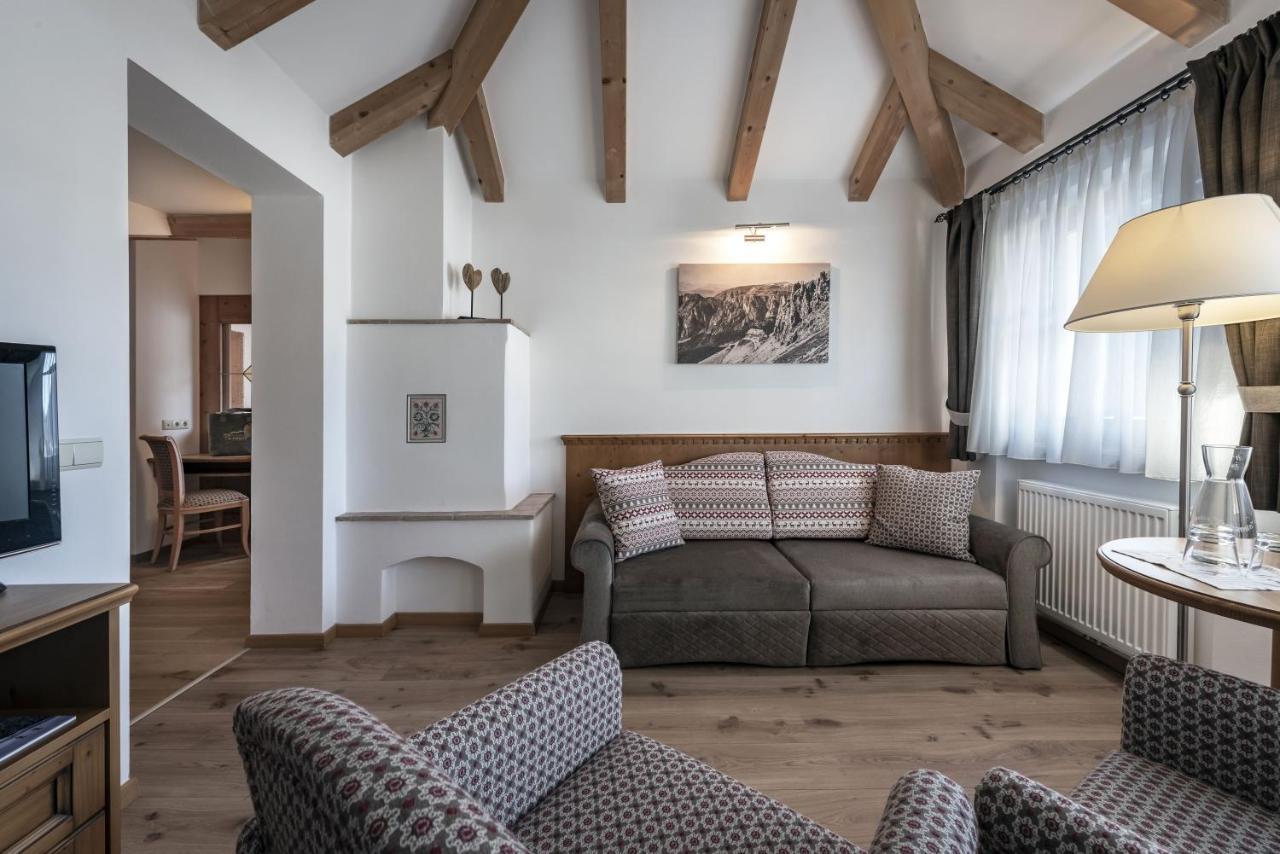 Hotel Dosses Тирес Экстерьер фото